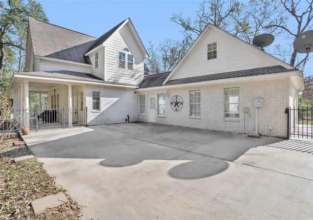 Photo 3 of Sale Pending at 27789 Armadillo Rd, Montgomery, TX 77356 | MLS# 23836913 | Listing updated on 2026-09-18
