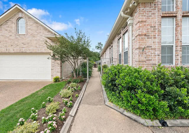 35th image of 919 Grand Oaks Cir, College Station, TX 77840 | MLS# 90209666