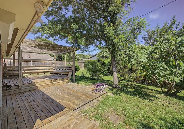 Photo 4 of Sale Pending at 7005 Youpon, Galveston, TX 77551 | MLS# 16593575 | Listing updated on 2026-09-17