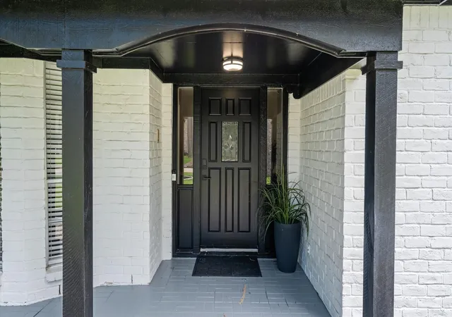 Photo 3 of Single family home for sale at 6310 Hickorycrest Dr, Spring, TX 77389 | MLS# 13208840 | Listing updated on 2026-10-08