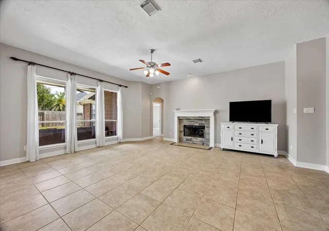 2nd image of 716 High Ridge Dr, Friendswood, TX 77546 | MLS# 65775381