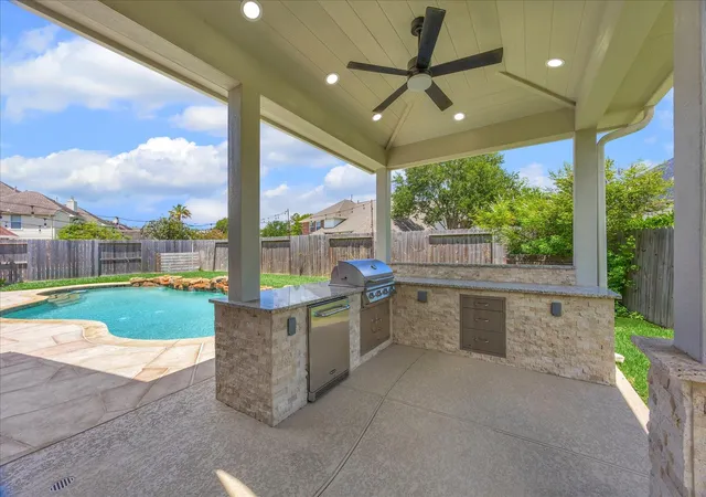 30th image of 716 High Ridge Dr, Friendswood, TX 77546 | MLS# 65775381