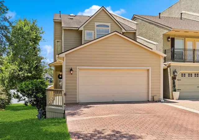 Photo 3 of Townhouse for sale at 143 Capetown, Montgomery, TX 77356 | MLS# 28936358 | Listing updated on 2026-08-23
