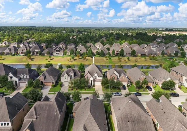 Photo 3 of Single family home for sale at 9011 Gardenia Meadow Ln, Spring, TX 77379 | MLS# 21755798 | Listing updated on 2026-08-30
