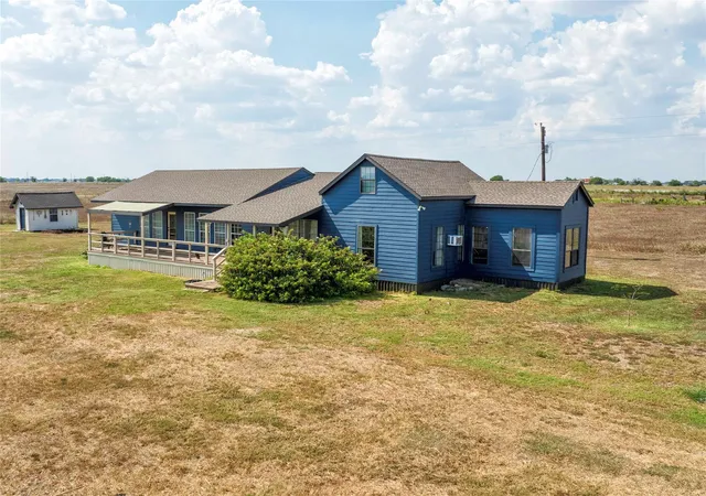 Photo 4 of Sale Pending at 398 County Rd 264, Moulton, TX 77975 | MLS# 15168188 | Listing updated on 2026-08-27