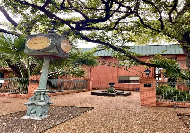 27th image of 3502 Burlington St #12, Houston, TX 77006 | MLS# 28382166