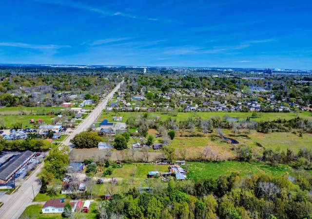 Photo 3 of Single family home for sale at 602 Massey Tompkins Rd, Baytown, TX 77521 | MLS# 28450849 | Listing updated on 2026-09-01