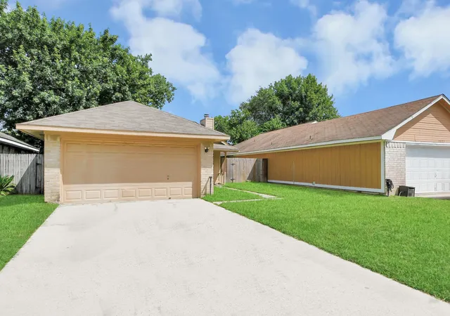 Photo 3 of Single family home for sale at 3219 Forestbrook Dr, Spring, TX 77373 | MLS# 19180520 | Listing updated on 2026-10-19
