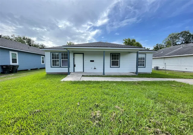 2nd image of 1626 14th St, Port Arthur, TX 77640 | MLS# 61657589
