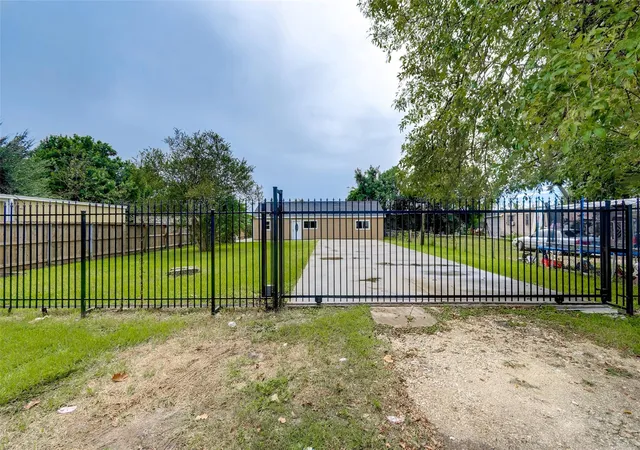 Photo 1 of Single family home for sale at 3918 Cedar Hill Ln, Houston, TX 77093 | MLS# 75414611 | Listing updated on 2026-09-11