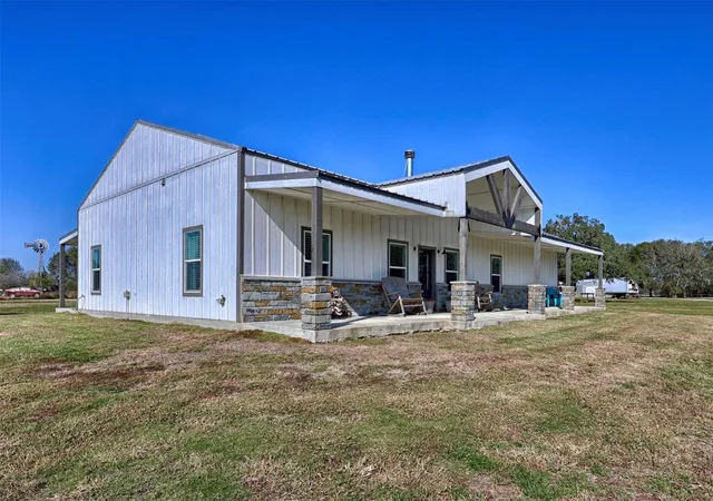 Homes for sale in Eagle Lake, TX | 1100 Calhoun Rd, Eagle Lake, TX 77434 | MLS# 66747777