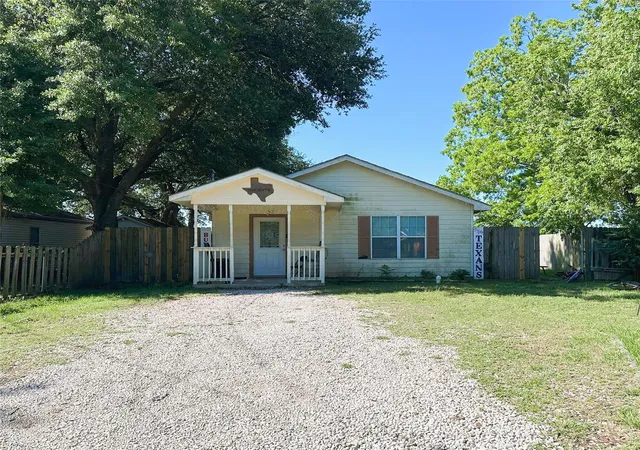 1st image of 1313 Muncy St, El Campo, TX 77437 | MLS# 81543332