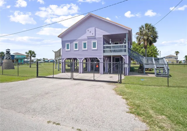 Photo 4 of Single family home for sale at 927 W Verdie Dr, Port Bolivar, TX 77650 | MLS# 57579381 | Listing updated on 2026-05-26
