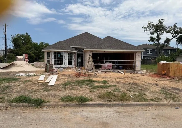 Photo 3 of Single family home for sale at 3101 Bremond St, Houston, TX 77004 | MLS# 95099886 | Listing updated on 2026-08-27