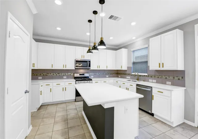 2nd image of 8607 Cedar Brook Point Dr, Houston, TX 77080 | MLS# 75085728