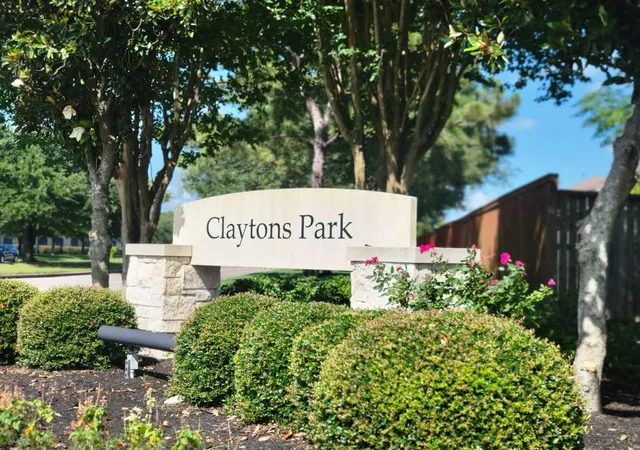 Photo 2 of Single family home for sale at 5007 Fair Oak Dale Ln, Humble, TX 77346 | MLS# 20584277 | Listing updated on 2026-09-06
