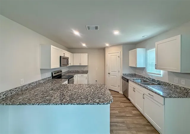 5th image of 10123 Cerritos Dr, Conroe, TX 77306 | MLS# 56186633