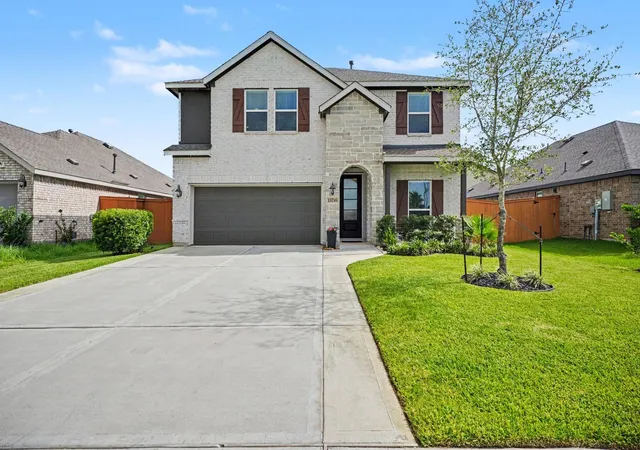 Homes for sale in La Marque, TX | 13716 Windward Mist Dr, La Marque, TX 77568 | MLS# 84887333