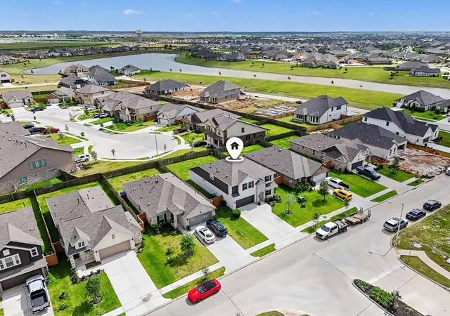 Homes for sale in La Marque, TX | 13716 Windward Mist Dr, La Marque, TX 77568 | MLS# 84887333
