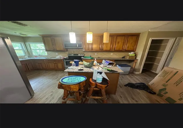 Photo 2 of Single family home for sale at 1633 Hawthorne St, La Marque, TX 77568 | MLS# 35665113 | Listing updated on 2026-08-30