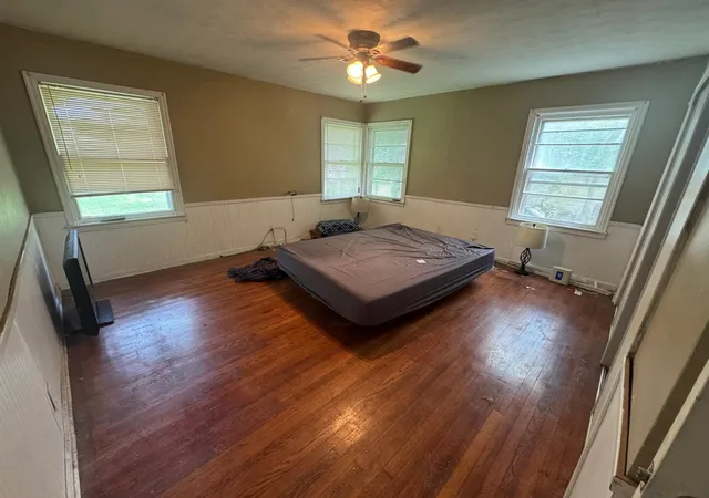 Photo 3 of Single family home for sale at 1633 Hawthorne St, La Marque, TX 77568 | MLS# 35665113 | Listing updated on 2026-08-30