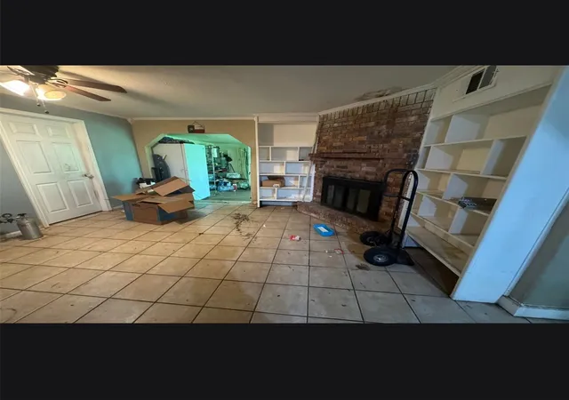Photo 4 of Single family home for sale at 1633 Hawthorne St, La Marque, TX 77568 | MLS# 35665113 | Listing updated on 2026-08-30