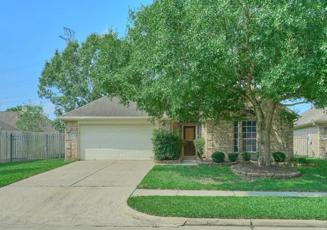 Photo 1 of Single family home for sale at 12318 Georgetown Park Ct, Houston, TX 77058 | MLS# 74733407 | Listing updated on 2026-08-28