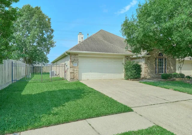 Photo 2 of Single family home for sale at 12318 Georgetown Park Ct, Houston, TX 77058 | MLS# 74733407 | Listing updated on 2026-08-28