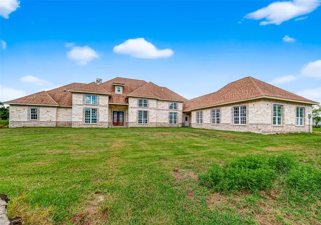 1st image of 1013 Battlebell Rd, Highlands, TX 77562 | MLS# 33620647