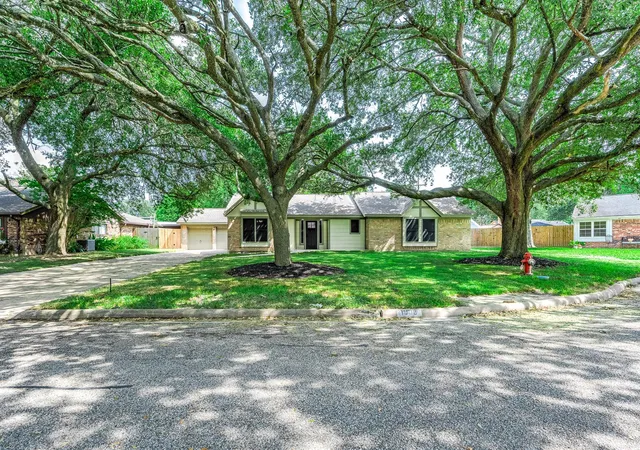 Photo 1 of Sale Pending at 1908 Maxwell Cir, Alvin, TX 77511 | MLS# 15014618 | Listing updated on 2026-10-10
