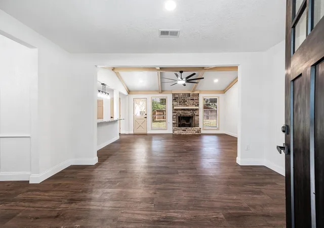 Photo 3 of Sale Pending at 1908 Maxwell Cir, Alvin, TX 77511 | MLS# 15014618 | Listing updated on 2026-10-10