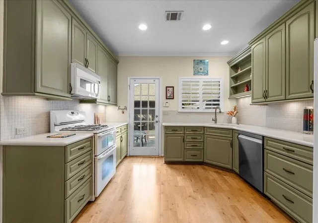 1st image of 2242 Gemini St, Houston, TX 77058 | MLS# 10149878