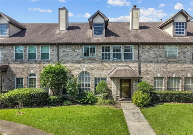 3rd image of 2242 Gemini St, Houston, TX 77058 | MLS# 10149878