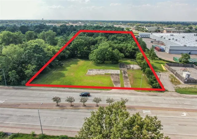 Photo 3 of Land for sale at 3302 Dixie Farm Rd, Pearland, TX 77581 | MLS# 32255035 | Listing updated on 2026-08-23