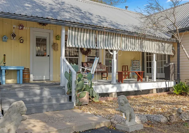 Homes for sale in Fayetteville, TX | 400 W Main St, Fayetteville, TX 78940 | MLS# 49256323