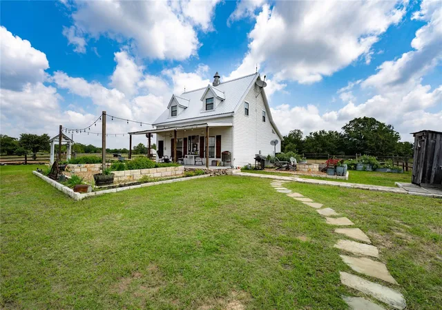 Homes for sale in Round Top, TX | 5939 Round Top Rd, Round Top, TX 78954 | MLS# 93882522