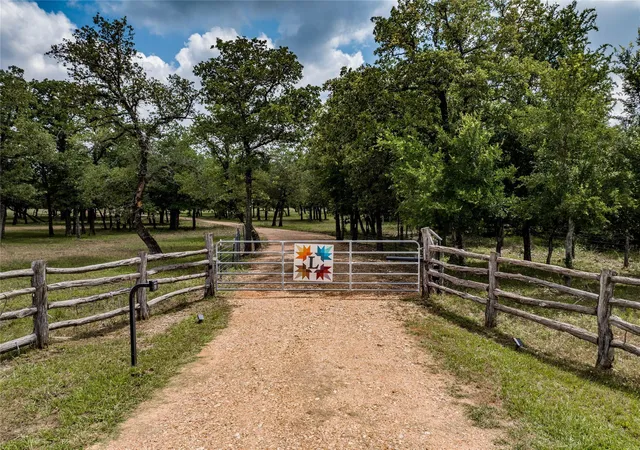 3rd image of 5939 Round Top Rd, Carmine, TX 78932 | MLS# 93882522