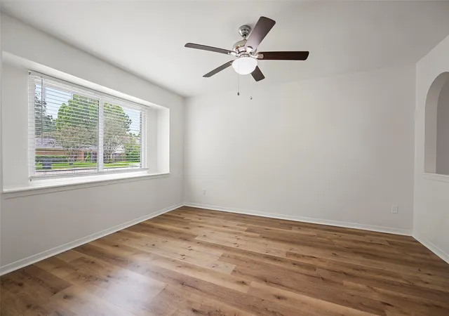 4th image of 10642 Mayfield Rd, Houston, TX 77043 | MLS# 30524523