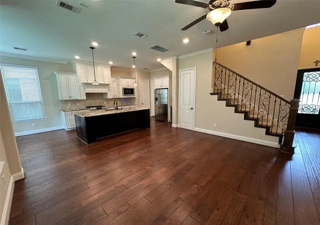 image of 11 Silver Rock Dr, Tomball, TX 77375 | MLS# 22260139