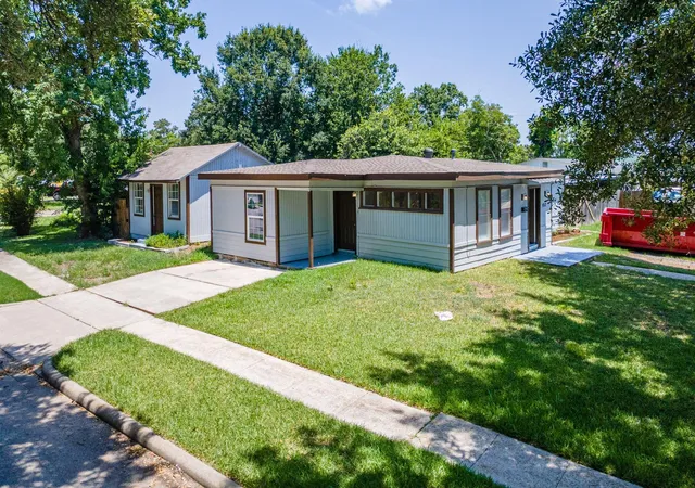 1st image of 1012 W Hart Ave, Pasadena, TX 77506 | MLS# 63093743
