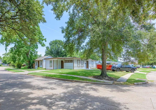 3rd image of 1012 W Hart Ave, Pasadena, TX 77506 | MLS# 63093743
