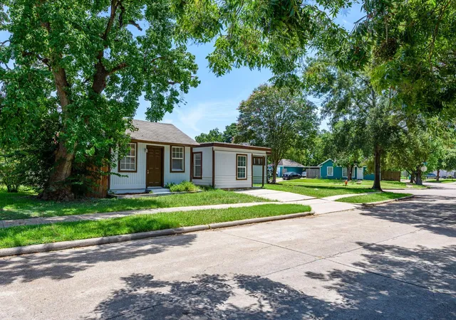 5th image of 1012 W Hart Ave, Pasadena, TX 77506 | MLS# 63093743