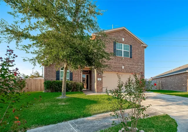 Photo 3 of Single family home for sale at 346 Apache Fld Ln, La Marque, TX 77568 | MLS# 5832285 | Listing updated on 2026-08-24