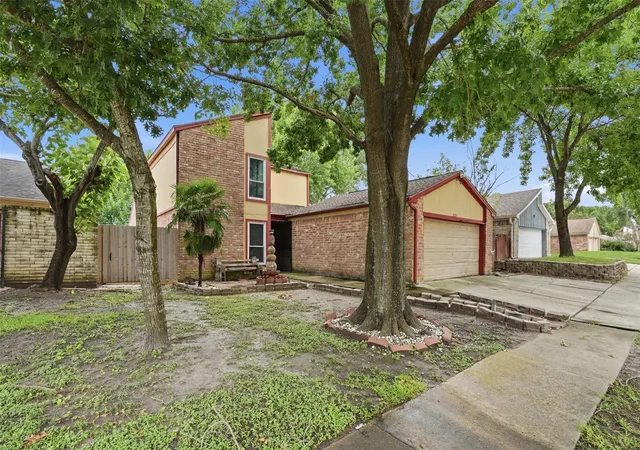 Photo 2 of Sale Pending at 12903 Maxfield Dr, Houston, TX 77082 | MLS# 58682718 | Listing updated on 2026-08-28