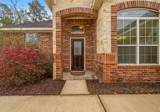 2nd image of 638 Spring Forest Ct, Conroe, TX 77302 | MLS# 58513654