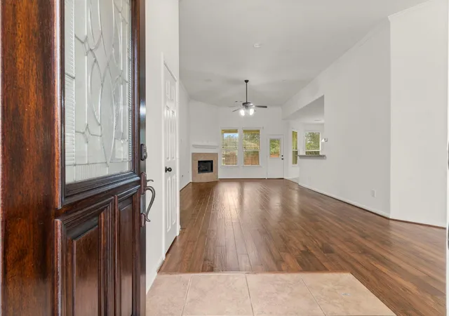 Photo 3 of Single family home for sale at 638 Spring Forest Ct, Conroe, TX 77302 | MLS# 58513654 | Listing updated on 2026-08-07