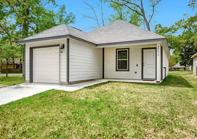 Photo 2 of Single family home for sale at 24617 Pools Crk Way, Huntsville, TX 77320 | MLS# 21568919 | Listing updated on 2026-08-06