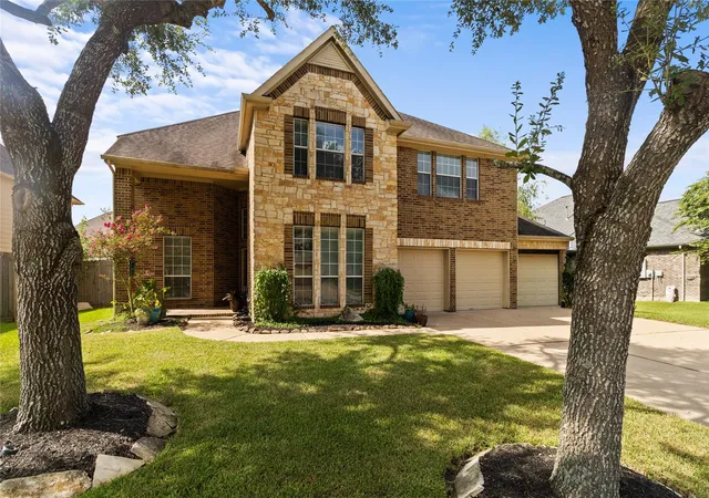 2nd image of 1740 N Meridian Greens Dr, Dickinson, TX 77539 | MLS# 37119302