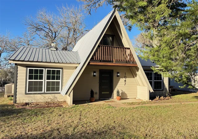 2nd image of 1047 Dungens Mill Rd, Columbus, TX 78934 | MLS# 57999271