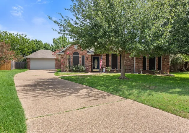2nd image of 3403 Mustang Ln, College Station, TX 77845 | MLS# 98765575
